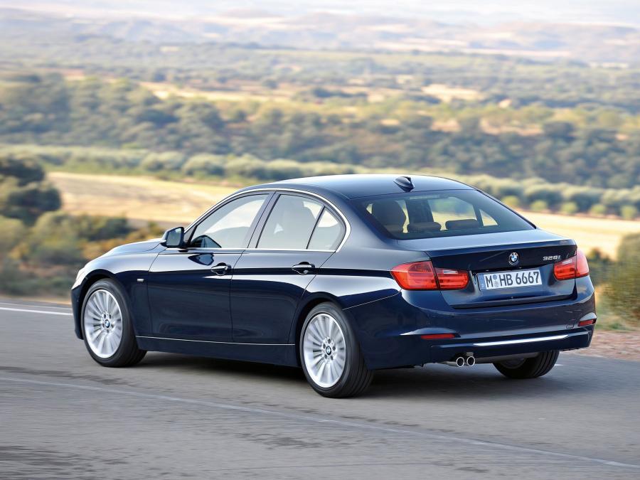  BMW 328i Sedan Luxury Line 2012 года  (фото 7 из 20)